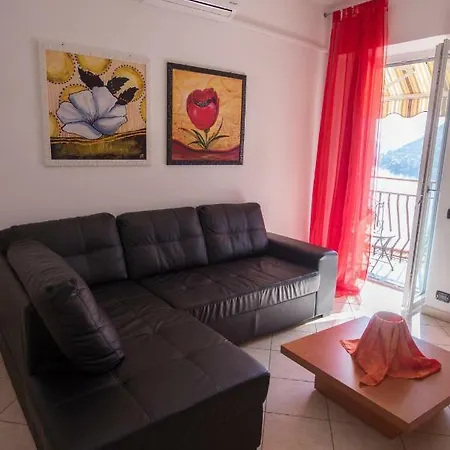 Holiday home Pinky House *