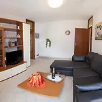 Pinky House Nesso