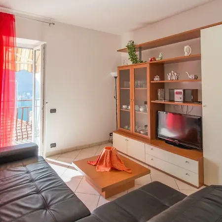 Pinky House Nesso