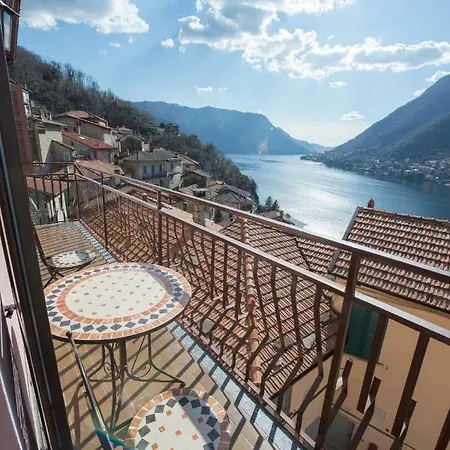 Holiday home Pinky House Nesso