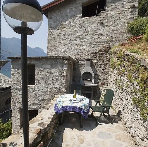 Pinky House Hébergement de vacances Nesso