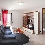 Pinky House Semesterbostad