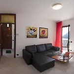 Pinky House Ferienhaus Nesso